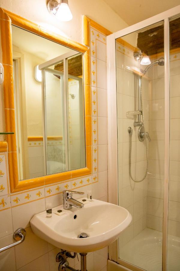 Tranquil Suite Near David Florence Exterior photo